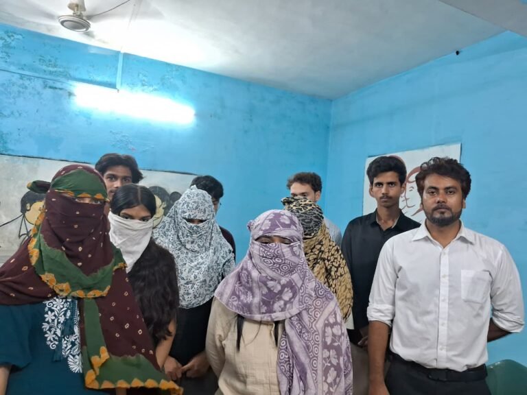 गरबा की वेशभूषा में सिगरेट और पिस्टलनुमा वस्तु का प्रदर्शन, 9 आरोपी गिरफ्तार