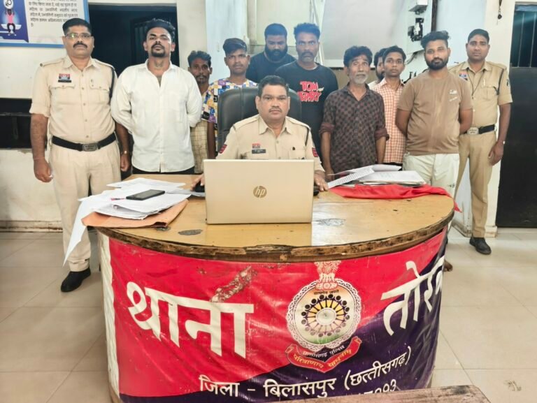 दुर्गा पूजा से पहले तोरवा पुलिस की कार्रवाई, 2 महिलाओं सहित 11 वारंटी गिरफ्तार दो स्थायी वारंटियों को भी पकड़ा, सभी को न्यायालय में किया पेश