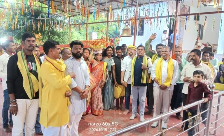 सर्व आदिवासी समाज तखतपुर द्वारा माँ महामाया दाई को की पंचमी भेंट