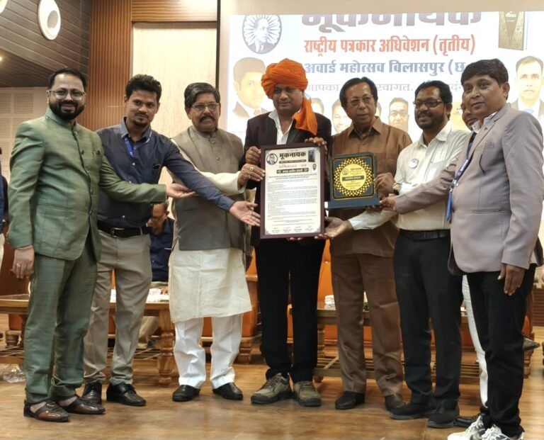 शिक्षा के क्षेत्र में उत्कृष्ट योगदान के लिए अलीम अंसारी को मिला प्रतिष्ठित ‘सर सैयद अहमद ख़ाँ अवार्ड’