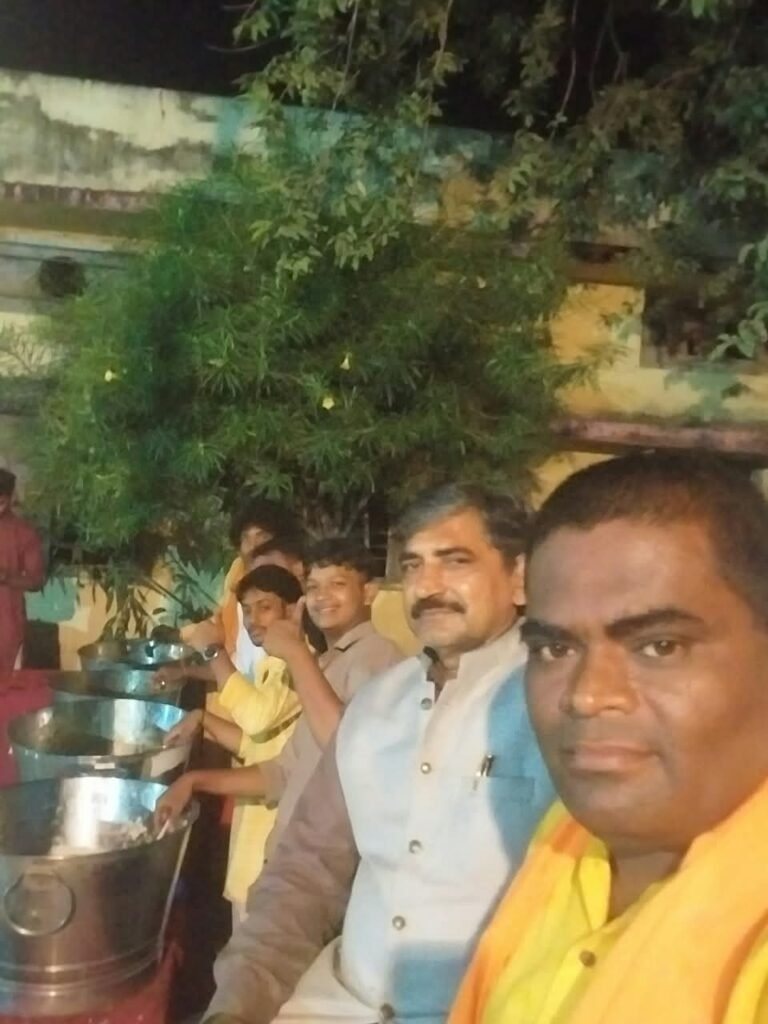 तखतपुर बोल बम दुर्गा उत्सव समिति का महा-भंडारा