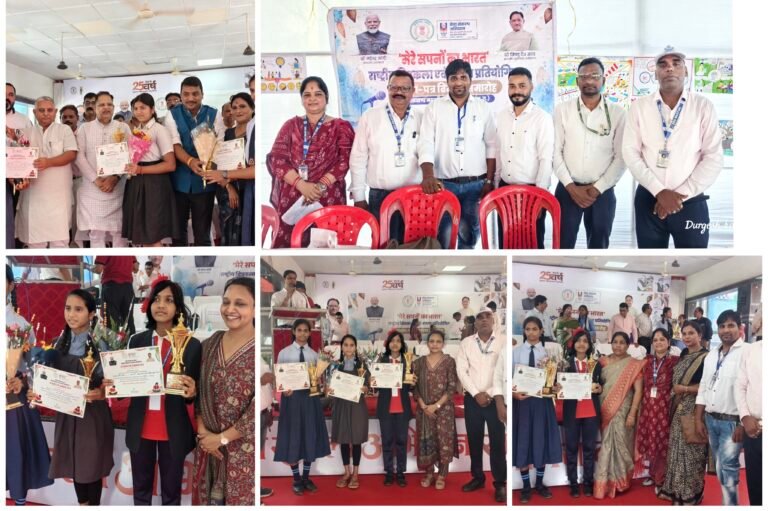 जिला स्तरीय चित्रकला-भाषण प्रतियोगिता में मस्तूरी का दबदबा